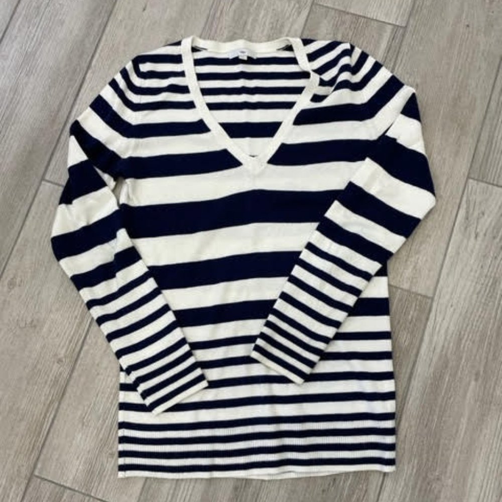 GAP Cotton V Neck Light Weight Sweater Size S